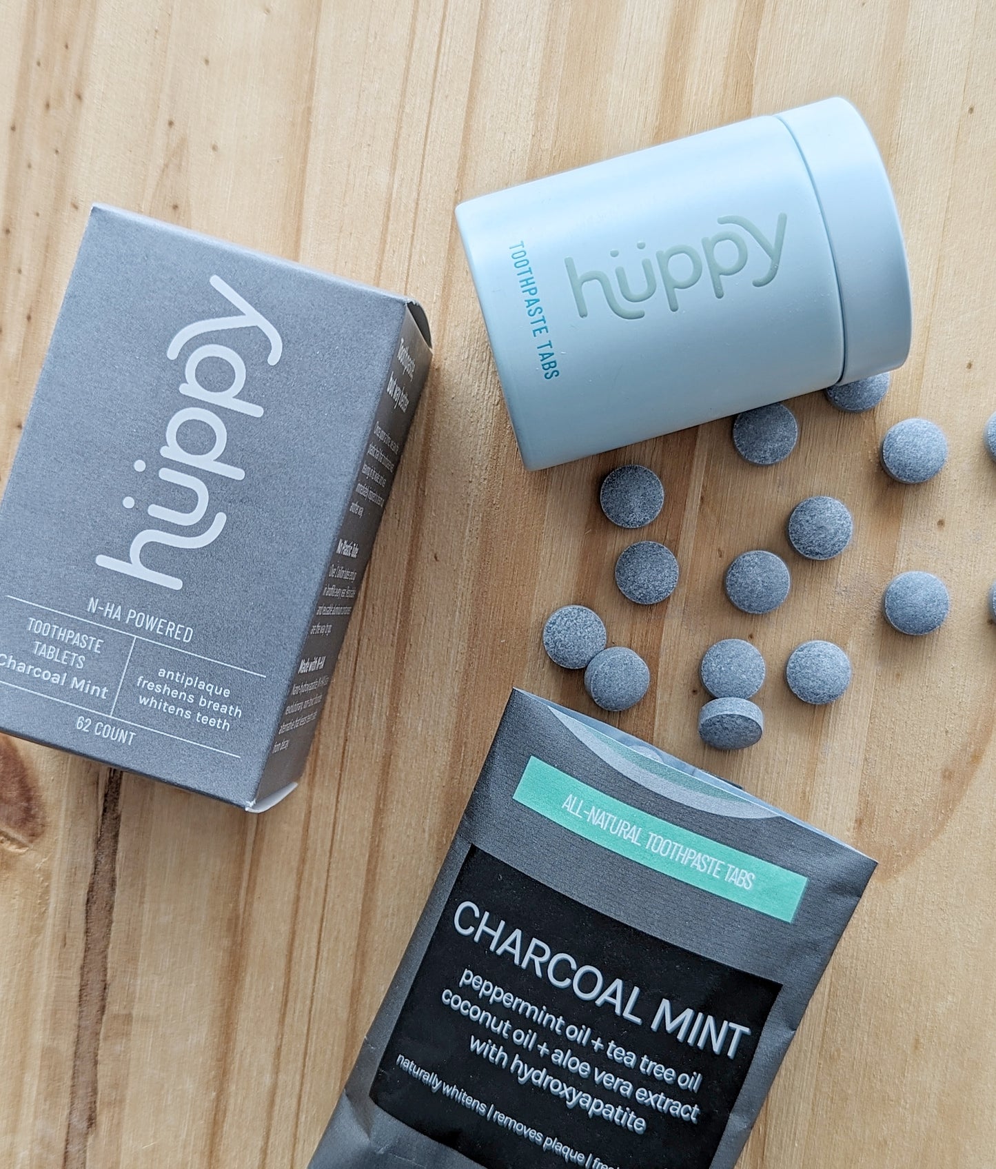 Huppy Toothpaste Tablets in Charcoal Mint