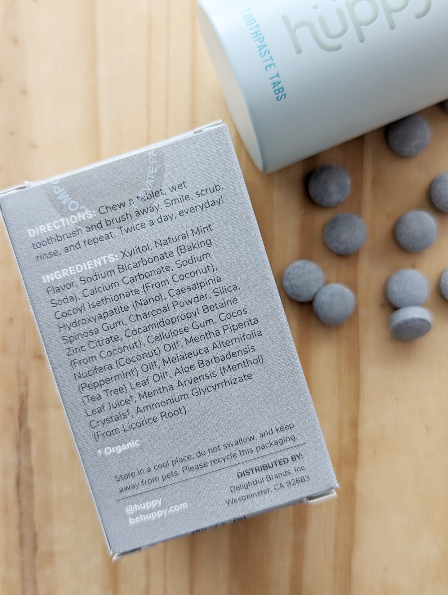 Huppy Toothpaste Tablets in Charcoal Mint